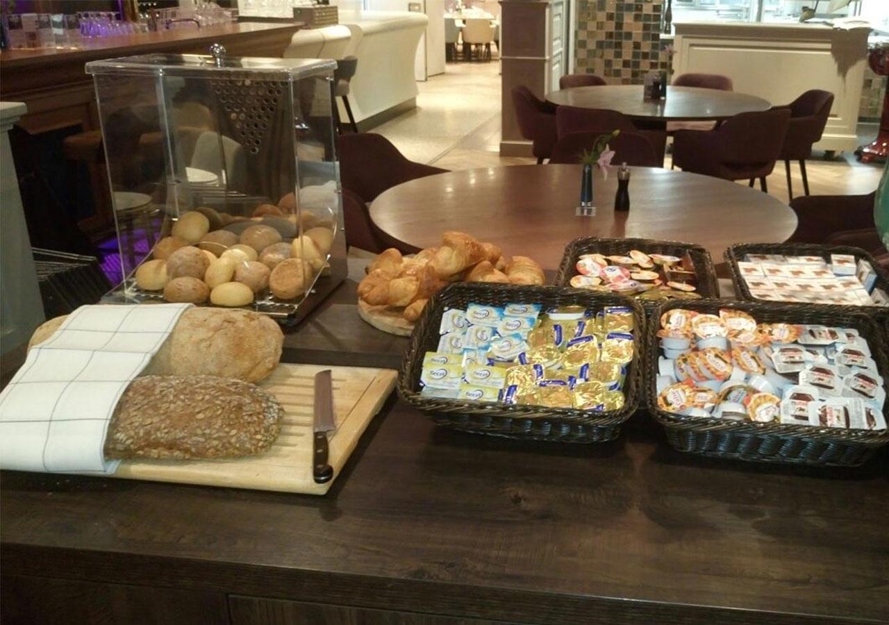 Brasserie-Hotel Antje Van De Statie Weert Eksteriør bilde