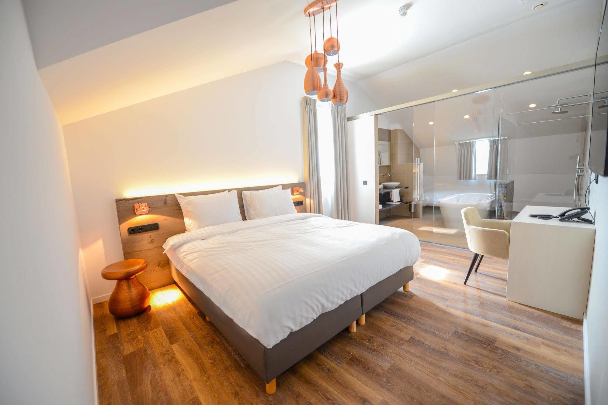 Brasserie-Hotel Antje Van De Statie Weert Eksteriør bilde