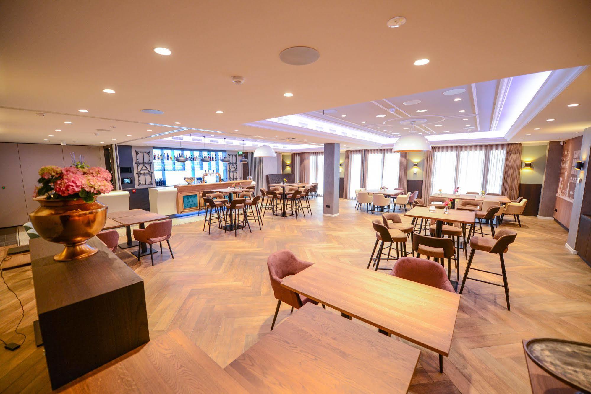 Brasserie-Hotel Antje Van De Statie Weert Eksteriør bilde